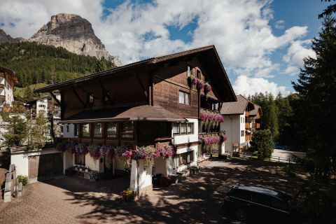 Ospitalità ladina, relax, natura incontaminata: un paradiso di nome Arche Noah Immagine: Apartments - B&B - Residence Arche Noah